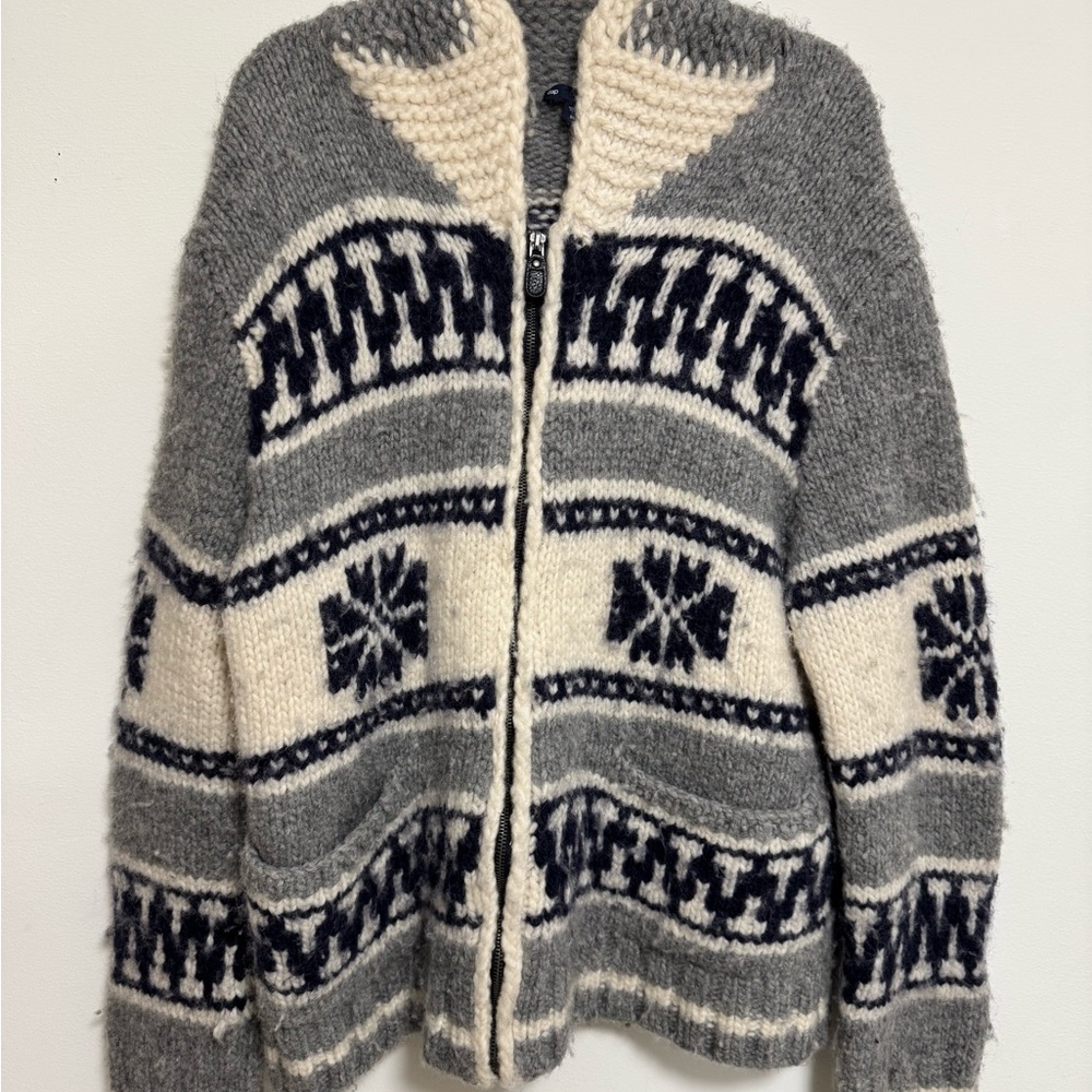 GAP Gray and Cream Knit Cardigan